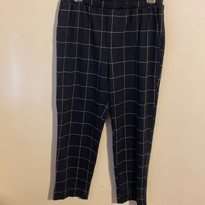 Black & white squared dress pants, women’s size S.